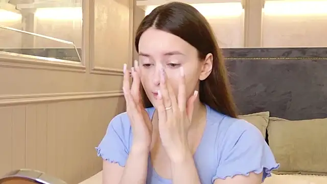 EvaSwen online show from 04.12.26