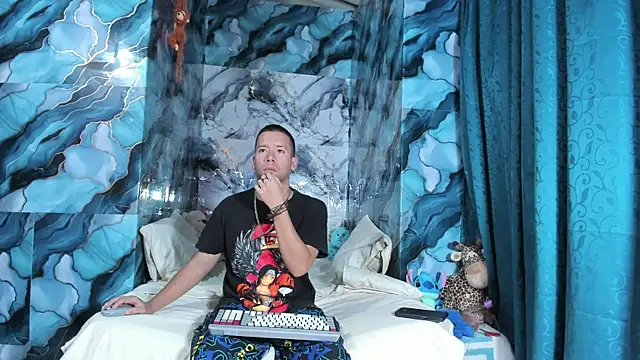 celesteyorucso1 online show from 10.21.25