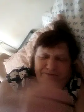 Snapshot of Apeesynka55211 chatting on 10.16.25 Apeesynka55211 online show from 10.16.25