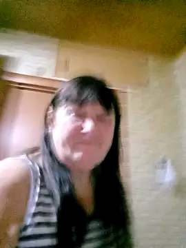 Snapshot of Apeesynka55211 chatting on 11.13.25 Apeesynka55211 online show from 11.13.25