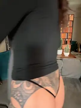 Snapshot of xxxEffyxxx chatting on 11.10.25 xxxEffyxxx online show from 11.10.25