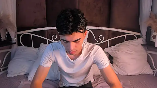 Snapshot of JaremyHarris chatting on 10.12.25 JaremyHarris online show from 10.12.25