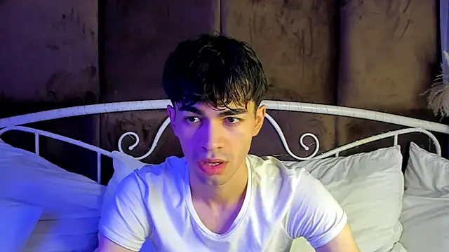 Snapshot of JaremyHarris chatting on 10.17.25 JaremyHarris online show from 10.17.25