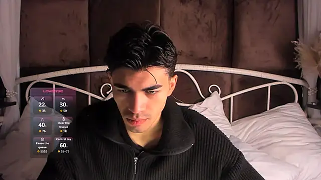 Snapshot of JaremyHarris chatting on 10.24.25 JaremyHarris online show from 10.24.25