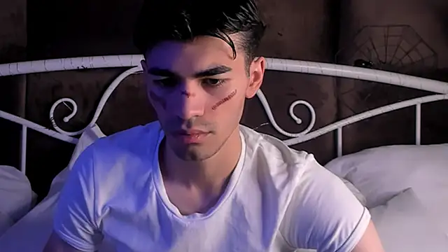 Snapshot of JaremyHarris chatting on 10.31.25 JaremyHarris online show from 10.31.25