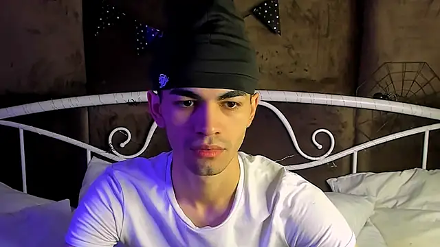 Snapshot of JaremyHarris chatting on 11.02.25 JaremyHarris online show from 11.02.25