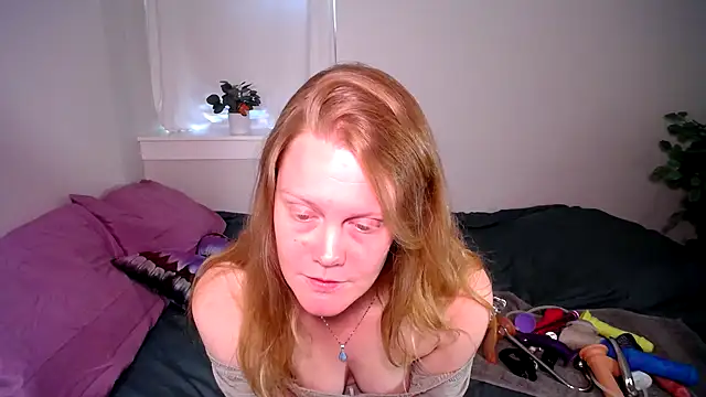 naughtyfox89 online show from 08.06.26