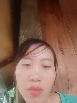pham-xinh01 online show from 09.30.25