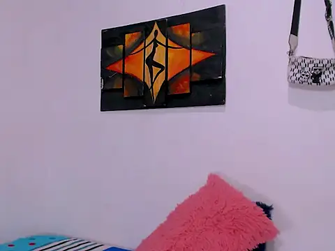 Snapshot of horny_val_ chatting on 11.07.25 horny val online show from 11.07.25