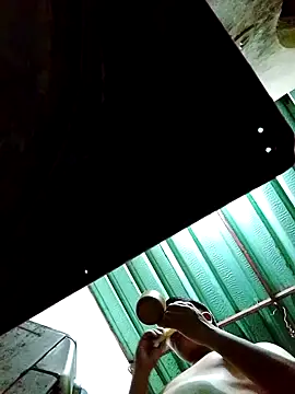 Snapshot of davidcaldera chatting on 10.05.25 davidcaldera online show from 10.05.25