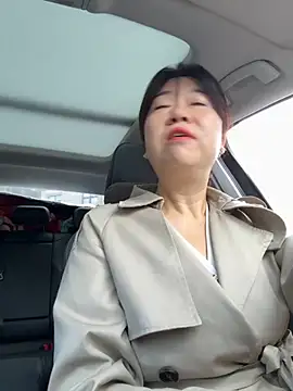 Snapshot of siru-love chatting on 10.12.25 siru-love online show from 10.12.25