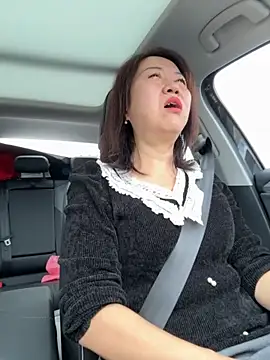 Snapshot of siru-love chatting on 10.17.25 siru-love online show from 10.17.25