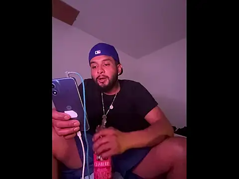 UrfavDilf69 online show from 11.12.25