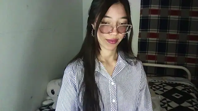 Mikha Ela online show from 10.28.25