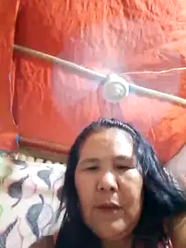 Snapshot of milagrose_rose chatting on 10.15.25 milagrose rose online show from 10.15.25