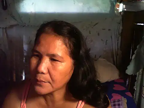 Snapshot of milagrose_rose chatting on 10.21.25 milagrose rose online show from 10.21.25