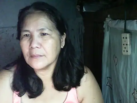 Snapshot of milagrose_rose chatting on 10.25.25 milagrose rose online show from 10.25.25