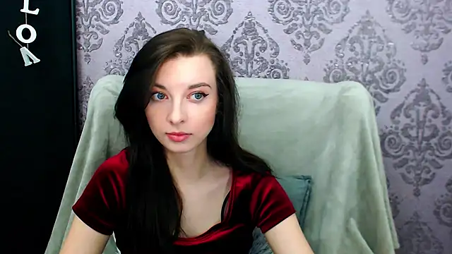 Snapshot of DominantLuna chatting on 05.10.26 DominantLuna online show from 05.10.26
