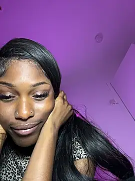 Snapshot of StarElexis chatting on 10.23.25 StarElexis online show from 10.23.25