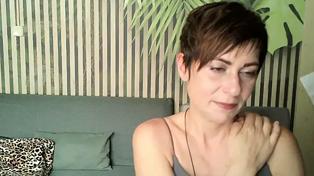 Snapshot of Ashley_Brookss chatting on 10.17.25 Ashley Brookss online show from 10.17.25