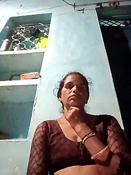 Snapshot of Mohni_cute chatting on 10.05.25 Mohni cute online show from 10.05.25