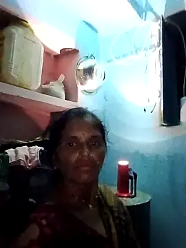 Snapshot of Mohni_cute chatting on 10.06.25 Mohni cute online show from 10.06.25