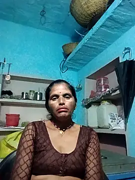 Snapshot of Mohni_cute chatting on 10.10.25 Mohni cute online show from 10.10.25