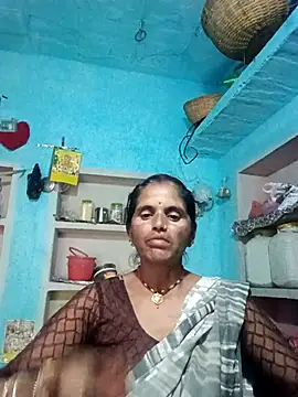 Snapshot of Mohni_cute chatting on 10.13.25 Mohni cute online show from 10.13.25