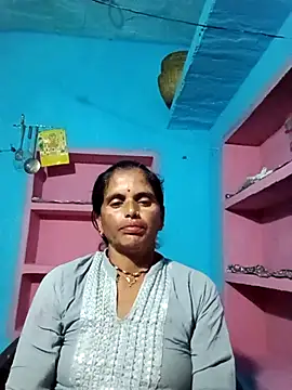 Snapshot of Mohni_cute chatting on 10.16.25 Mohni cute online show from 10.16.25