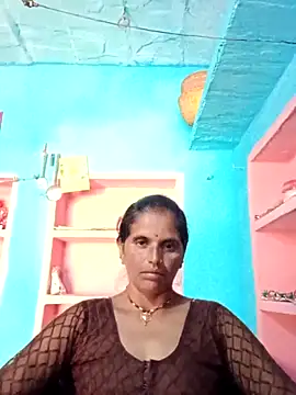 Snapshot of Mohni_cute chatting on 10.18.25 Mohni cute online show from 10.18.25