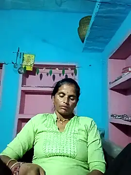 Snapshot of Mohni_cute chatting on 10.19.25 Mohni cute online show from 10.19.25