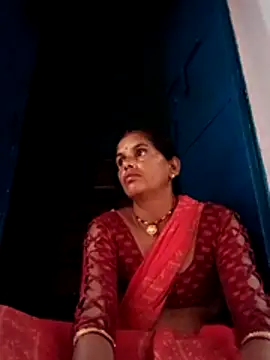 Snapshot of Mohni_cute chatting on 10.22.25 Mohni cute online show from 10.22.25