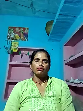 Snapshot of Mohni_cute chatting on 10.26.25 Mohni cute online show from 10.26.25