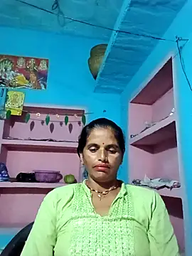 Snapshot of Mohni_cute chatting on 10.29.25 Mohni cute online show from 10.29.25