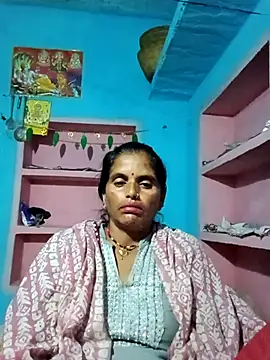 Snapshot of Mohni_cute chatting on 10.31.25 Mohni cute online show from 10.31.25