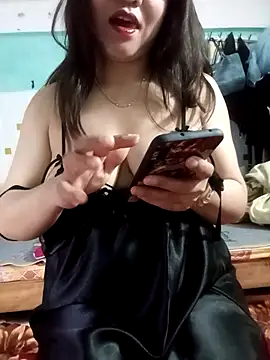 Snapshot of ZingCii chatting on 10.16.25 ZingCii online show from 10.16.25