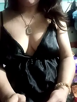 Snapshot of ZingCii chatting on 11.16.25 ZingCii online show from 11.16.25