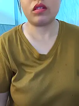 Snapshot of Sunna104 chatting on 11.11.25 Sunna104 online show from 11.11.25