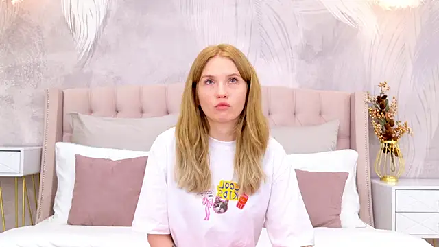 Snapshot of MelissaLiss chatting on 10.15.25 MelissaLiss online show from 10.15.25