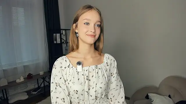 SerrenaAa online show from 10.06.25