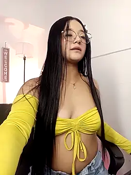 Snapshot of Alana-sweet chatting on 11.13.25 Alana-sweet online show from 11.13.25