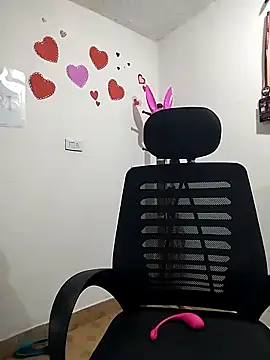 Snapshot of Valentina_Squirt- chatting on 10.08.25 Valentina Squirt- online show from 10.08.25