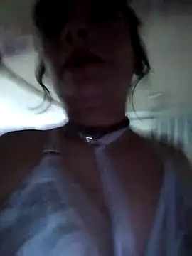 Snapshot of Valentina_Squirt- chatting on 10.14.25 Valentina Squirt- online show from 10.14.25