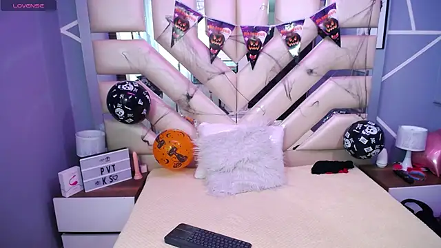 Snapshot of Jazmin_ny chatting on 10.17.25 Jazmin ny online show from 10.17.25