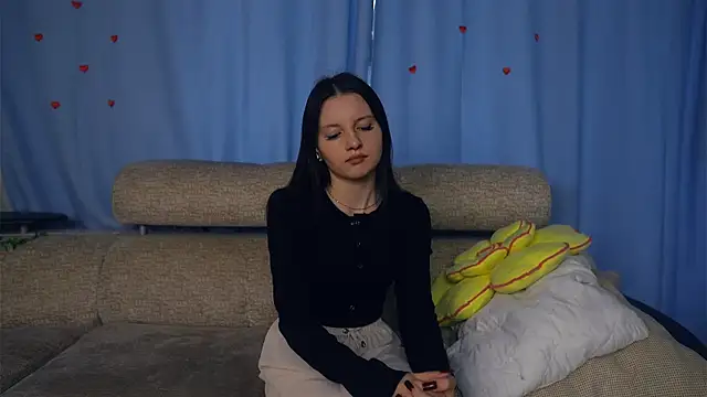 JanellHousen online show from 10.06.25