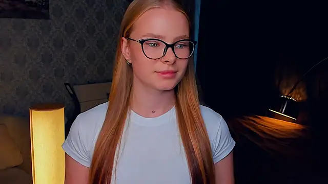 Snapshot of LibbyVenzeio chatting on 10.07.25 LibbyVenzeio online show from 10.07.25