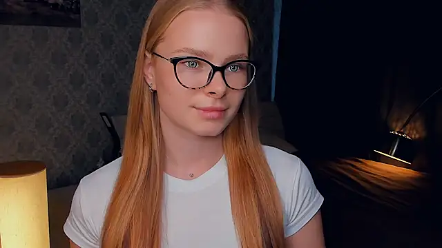 Snapshot of LibbyVenzeio chatting on 10.08.25 LibbyVenzeio online show from 10.08.25