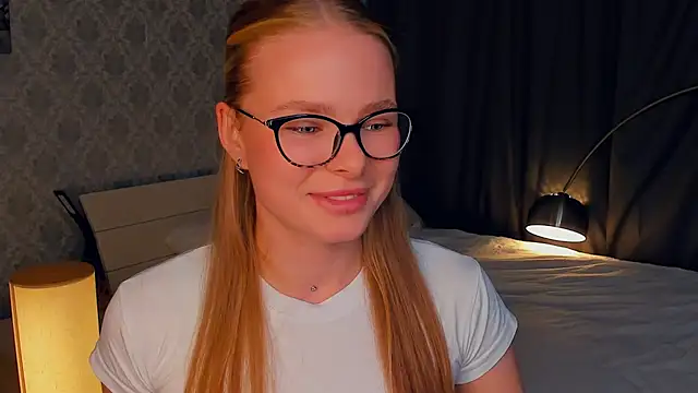 Snapshot of LibbyVenzeio chatting on 10.16.25 LibbyVenzeio online show from 10.16.25