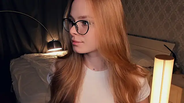 Snapshot of LibbyVenzeio chatting on 10.24.25 LibbyVenzeio online show from 10.24.25