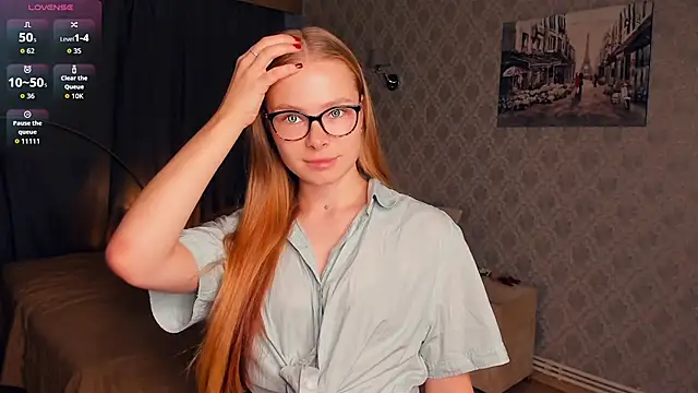 Snapshot of LibbyVenzeio chatting on 11.15.25 LibbyVenzeio online show from 11.15.25